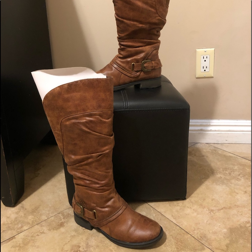 Woman’s brown Bare traps boots in like new shape,